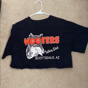 Hooters cropped tee shirt